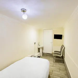 Hotel Old Oak Tree