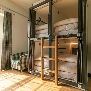 code-pod-hostels-the-court.edinburghhotelsuk.org/